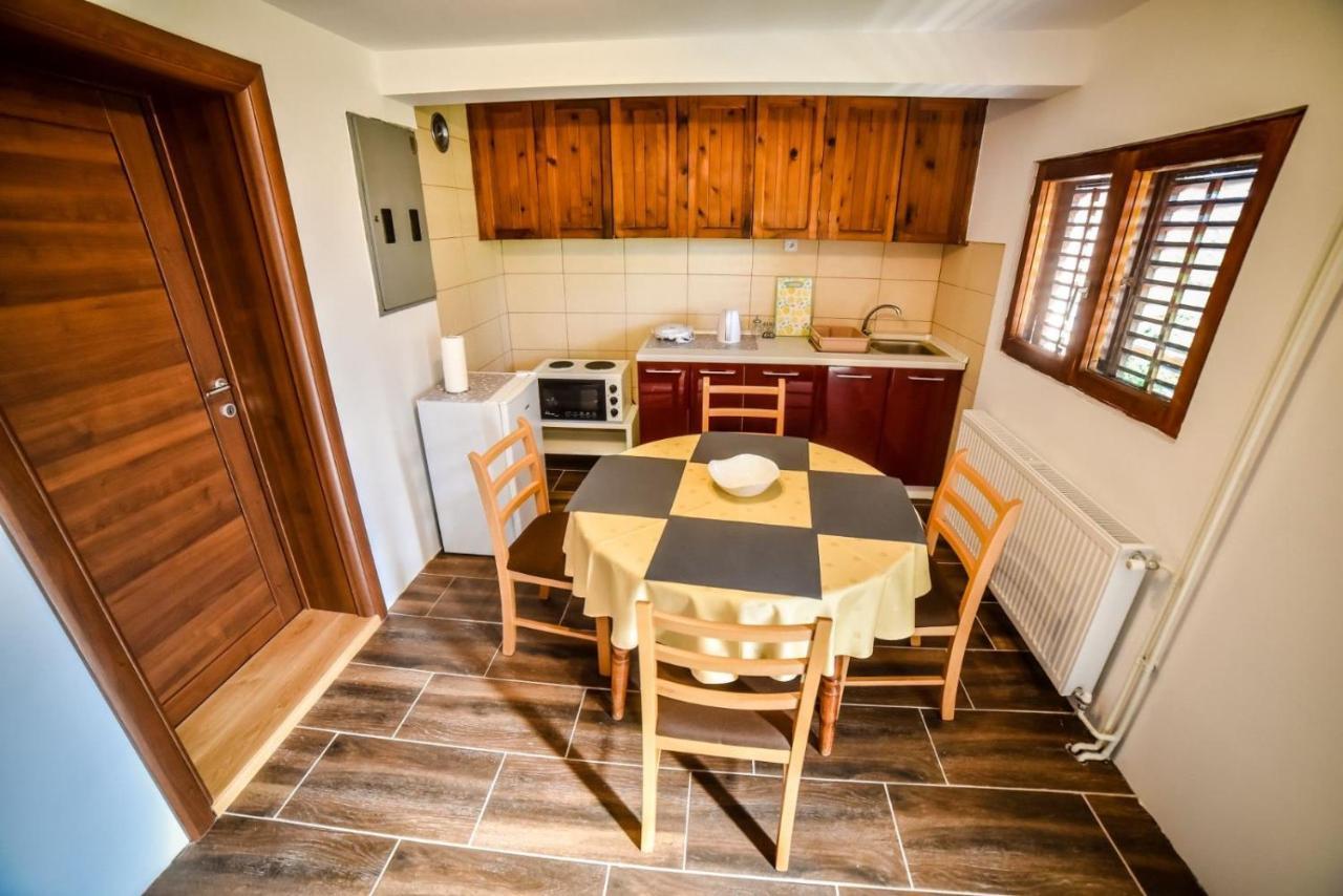 Ng Apartmani Tornik ซลาตีบอร์ ภายนอก รูปภาพ