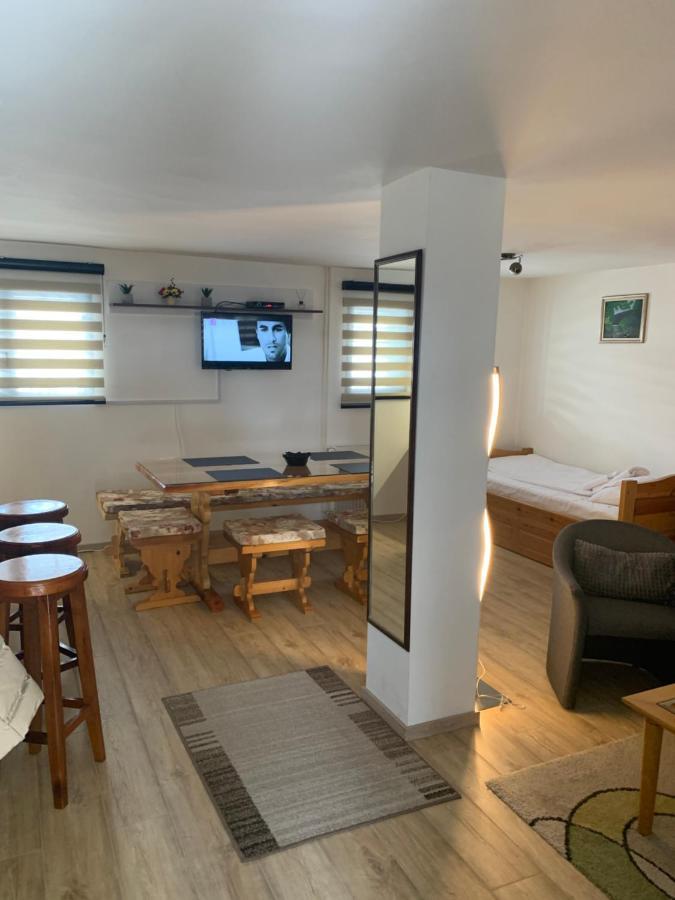 Ng Apartmani Tornik ซลาตีบอร์ ภายนอก รูปภาพ